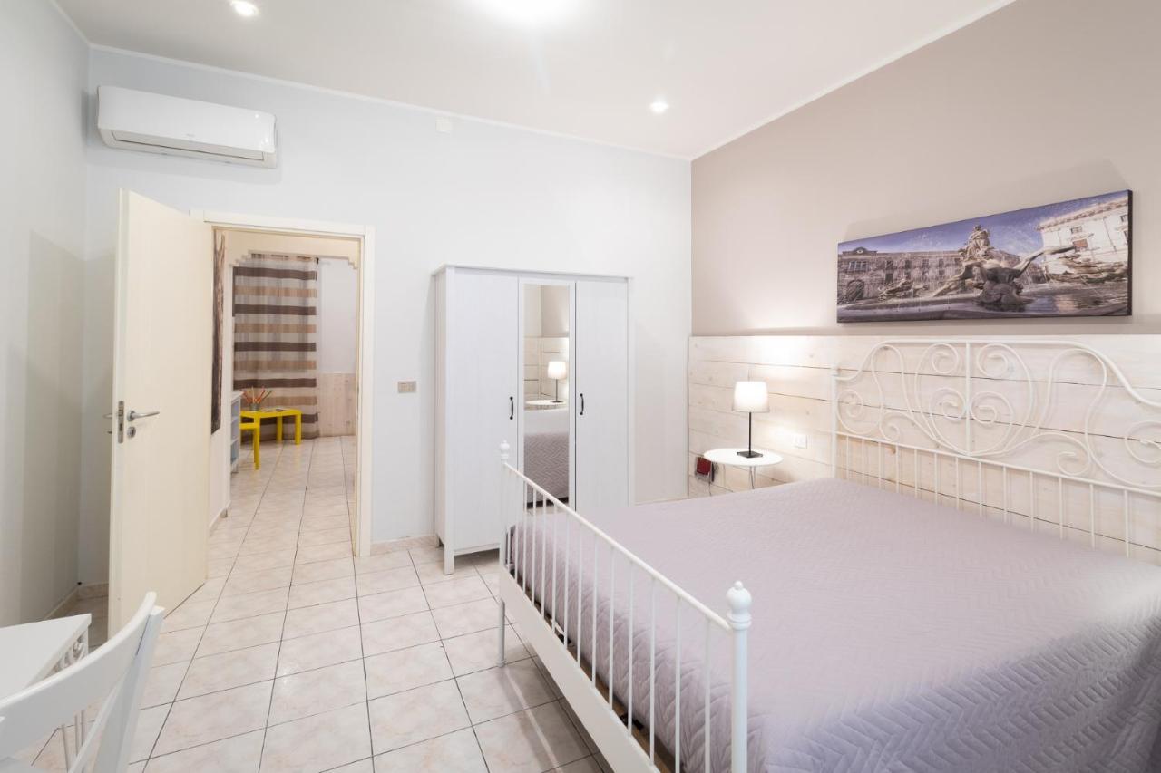Syracuseapartments Il Piave Di Siracusa Appartamento Per 6 Persone Vicino Ad Ortigia A 200M Dal Mare Екстериор снимка
