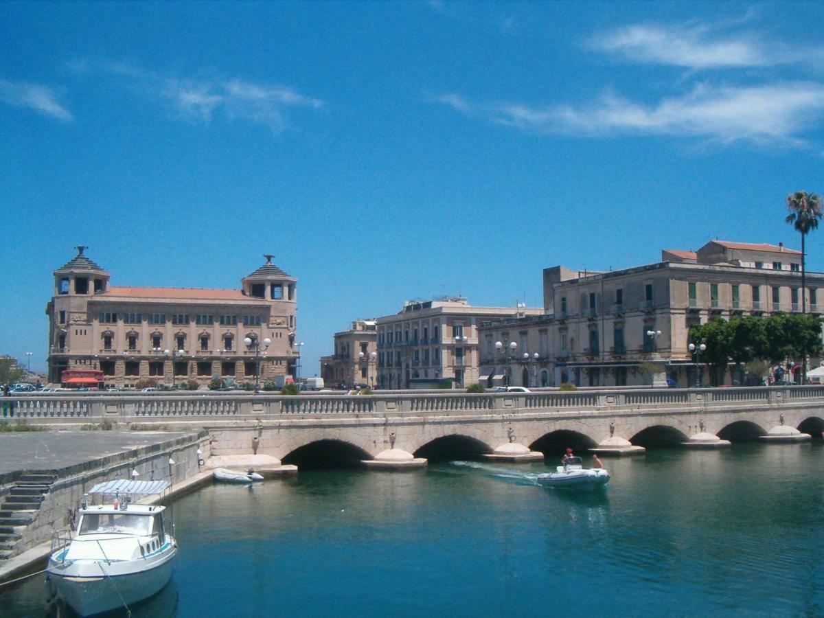 Syracuseapartments Il Piave Di Siracusa Appartamento Per 6 Persone Vicino Ad Ortigia A 200M Dal Mare Екстериор снимка